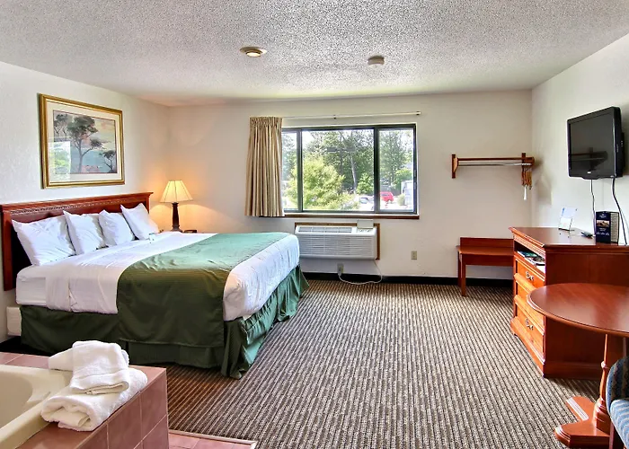 Days Inn & Suites By Wyndham Traverse City
